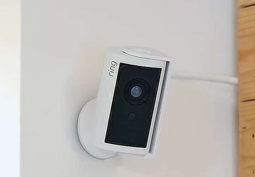 Ring Indoor Cam 4K avec cache de confidentialité