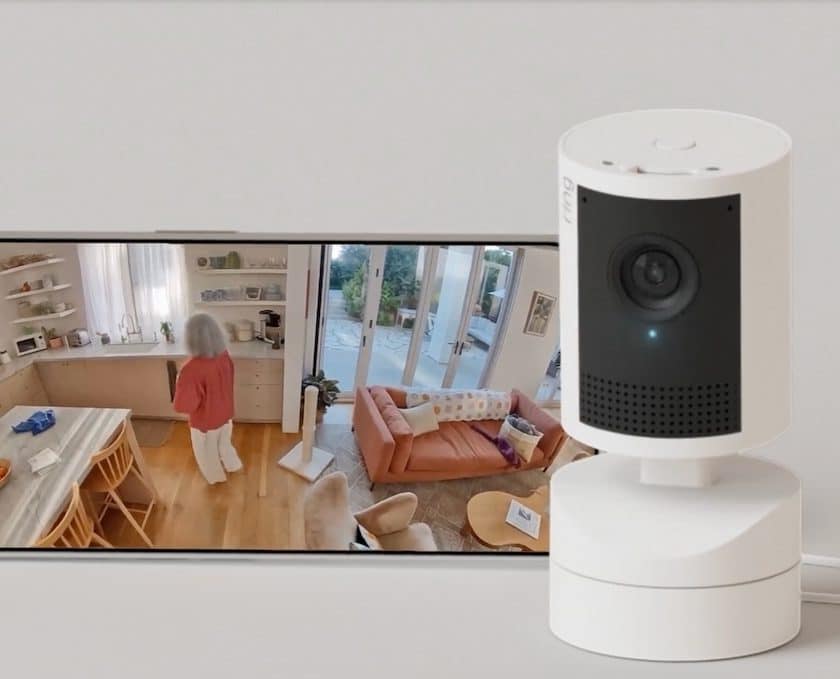 Ring Pan-Tilt Indoor Cam 2K motorisée