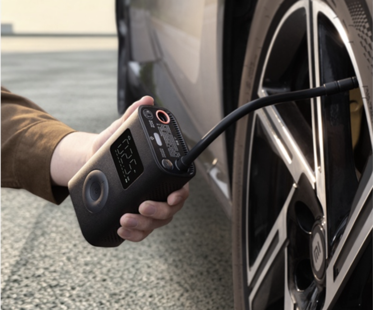 Gonflage d’un pneu de voiture avec le Xiaomi Air Compressor 3